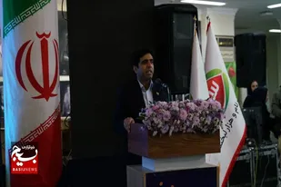 فردوسی به تنهایی یک فرهنگستان است