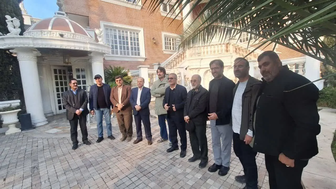 بازدید مسئولان سپاه و استاندار از مراحل ساخت فیلم شهید طیب در تهران