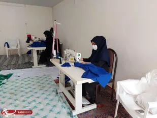 دوخت گان و لباس بیمارستان به همت بانوان بسیجی حسینیه اعظم زنجان