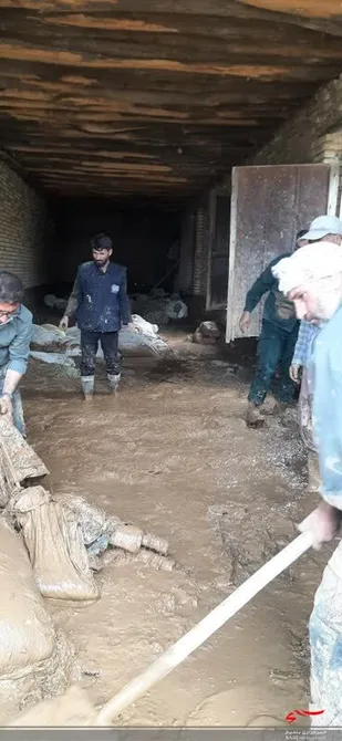 کمک رسانی گروه جهادی به سیل زدگان بارده