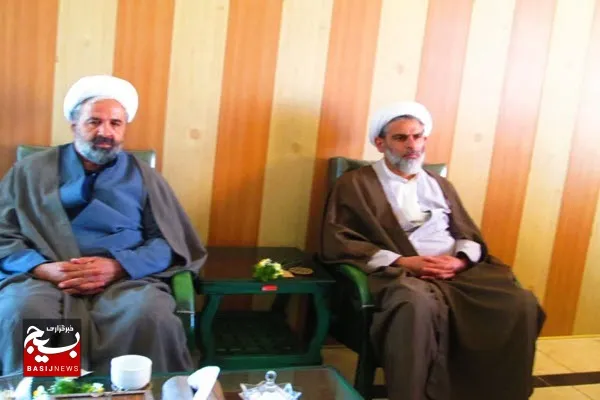 سپاه پاسداران دست همیشه همراه انقلاب است