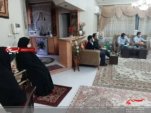 دیدار فرمانده سپاه کربلا با خانواده شهید علیزاده