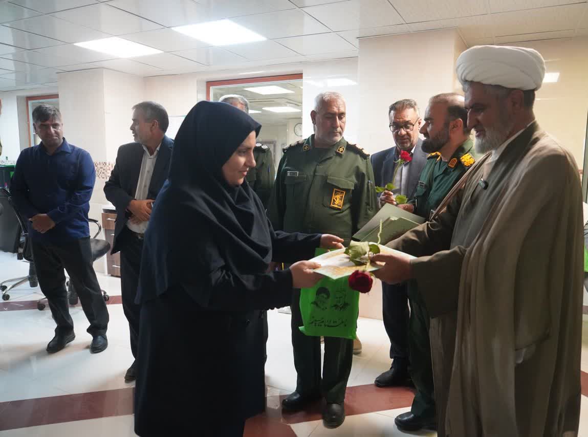 تجلیل مسئولان سپاه فتح از پرستاران در مانگاه امام صادق (ع) یاسوج + ( تصاویر) تجلیل مسئولان سپاه فتح از پرستاران در مانگاه امام صادق (ع) یاسوج + ( تصاویر)