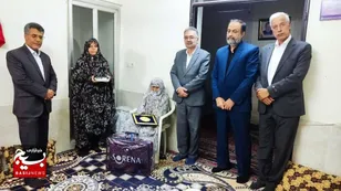 دیدار رئیس دانشگاه آزاد اسلامی کاشمر با خانواده‌های معظم شهدا