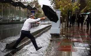 پنجشنبه بارانی است