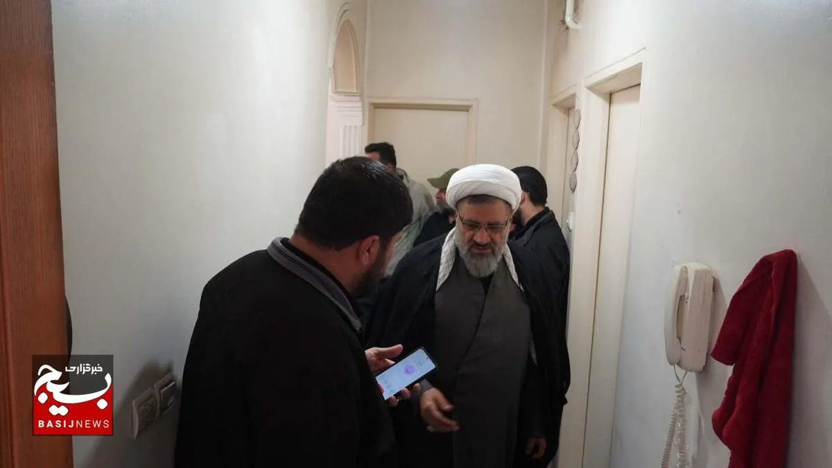 اعلام خبر شهادت دو بسیجی  از قاب دوربین