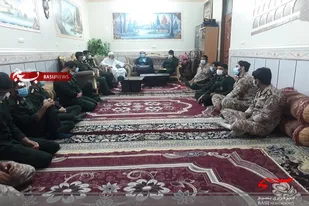 دیدار فرمانده و پرسنل سپاه شهرستان خاش با امام جمعه اهل تسنن به مناسبت هفته دفاع مقدس