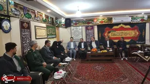 دیدار جمعی از مسئولین زنجانی با خانواده شهید سید رضی موسوی در زنجان