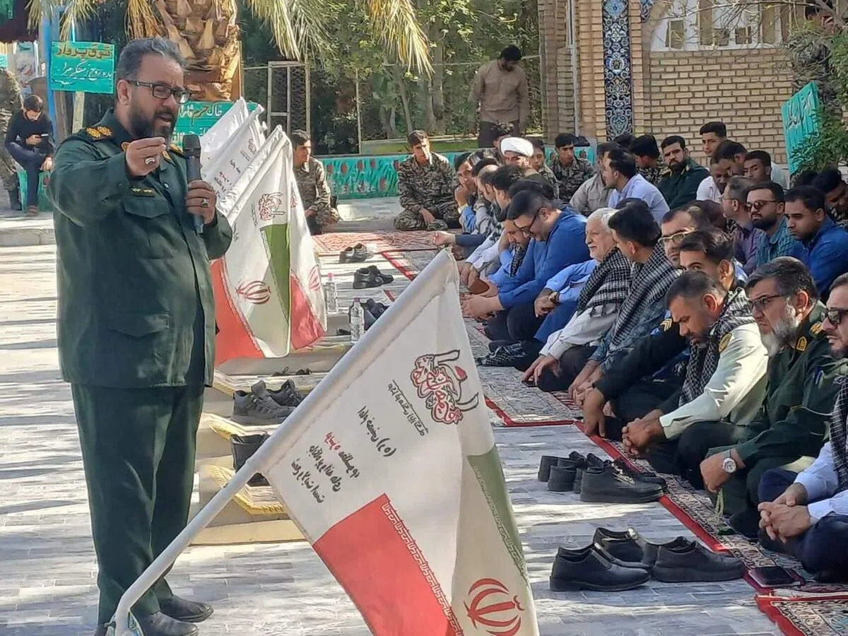 تجدید عهد و پیمان فرمانده ناحیه هویزه با حضور در مزار شهدای هویزه