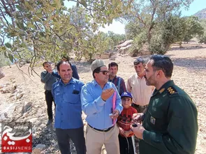 بسیج کشاورزی بویراحمد در کنار باغداران و کشاورزان روستای پراشکفت