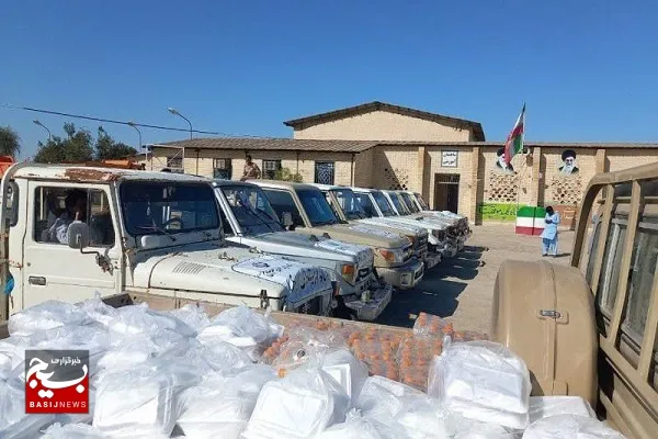 خدمت‌رسانی گروه‌های جهادی بسیج به روستاهای سیل‌زده در دشتیاری