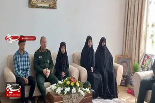 فرمانده سپاه شهدای آذربایجان غربی با خانواده شهید &laquo;سیدعباس فاطمیه&raquo; دیدار کرد