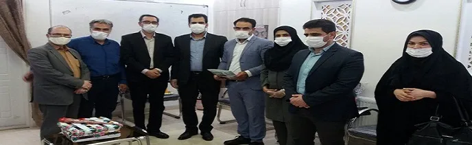 فرماندار شهرستان آران و بیدگل؛ با دو زوج فعال در حوزه پیشگیری و مقابله با بیماری کرونا دیدار و از خدمات آنان تقدیر کرد