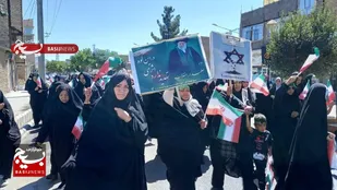 اجتماع باشکوه زینبیون در زاوه؛ بانوان انقلابی حمایت از ولایت و حجاب را فریاد زدند