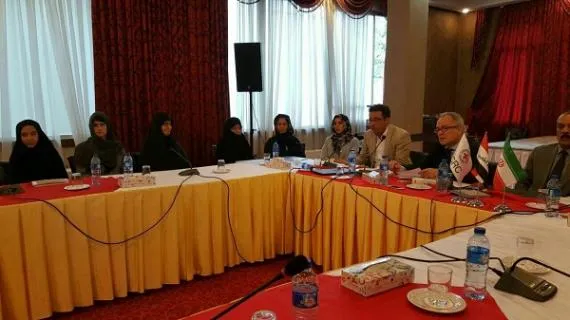 تجلیل صلیب سرخ جهانی از خانواده شهید «شمسی‌پور»+تصاویر
