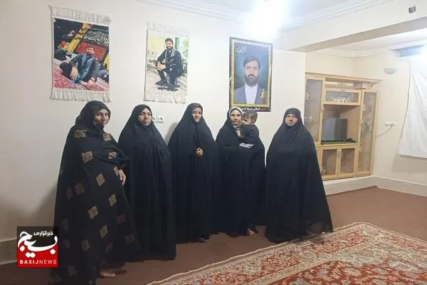 تداوم مسیر نورانی شهدا با تکریم خانواده های معظم آنان