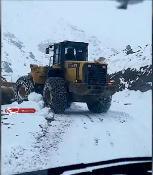 فیلمی از تلاش برای رفع انسداد راه ۳ روستا و ده واحد تولیدی در اشتهارد توسط گروه های جهادی بسیج سازندگی سپاه استان البرز