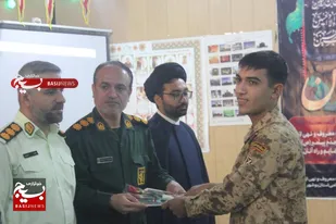مراسم تجلیل از سربازان نمونه  در شهر خورموج