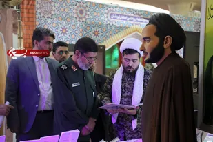 بازدید سردار رمضان شرف از نمایشگاه &laquo;ردای سرخ&raquo;