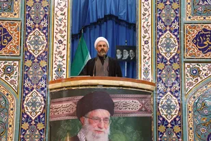 وحدت مردم دشمنان را به زانو درآورده است
