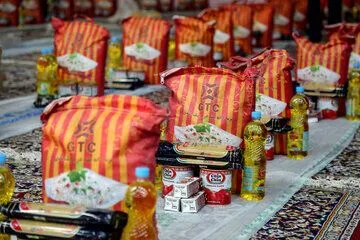 1300 بسته معیشتی در شهرستان دیر توزیع شد