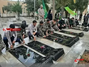شهیدان ستارگان درخشان آسمان تاریخ ایران زمین هستند