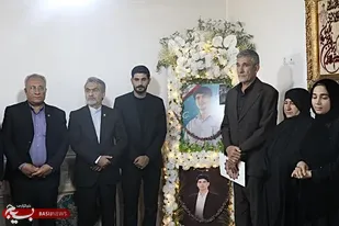 تجلیل  رئیس مرکز وکلای قوه قضائیه استان از خانواده&zwnj;های شهدای جنگ رمضان + (تصاویر)