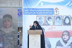 نوجوانان کشورمان باید پشتیبان وگوش به فرمان رهبرمعظم انقلاب باشند