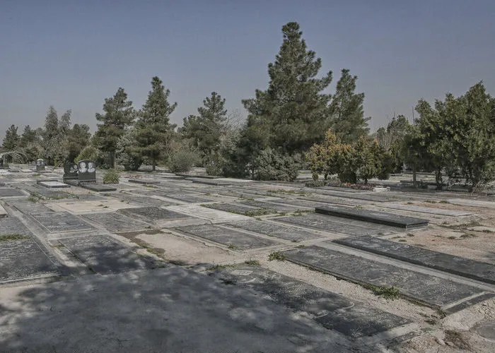 حضور کارکنان و مدیران دستگاه های دولتی در آرامستان‌ها ایلام ممنوع است