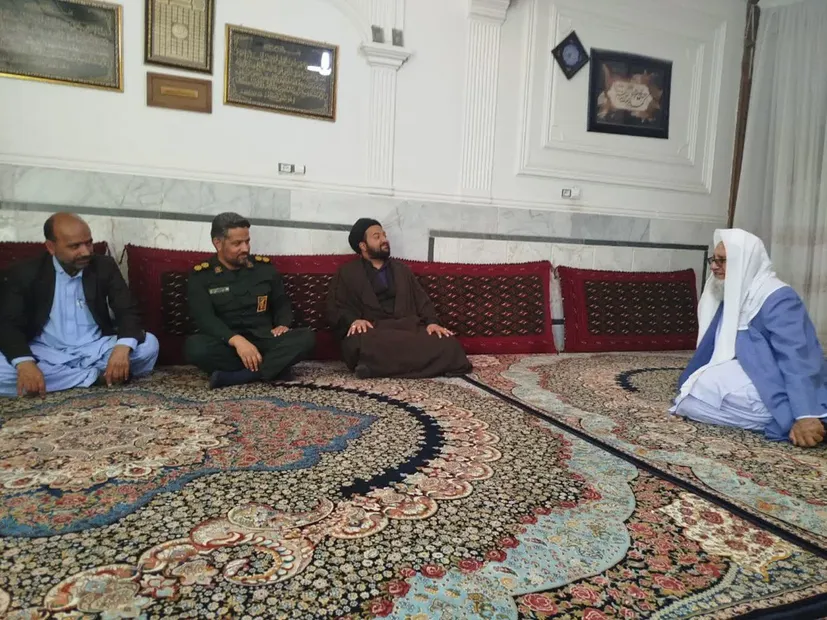 وحدت و تربیت نسل جوان؛ محور دیدار مسئولان بسیج میرجاوه با امام‌جمعه اهل‌سنت