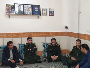 دیدار مسئولان سپاه فتح با خانواده سربازان متوفی و مجروح در گچساران + ( تصاویر)