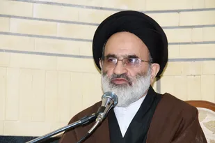 کسانی که می&zwnj;گویند گندم از خارج وارد کنیم ناآگاه و یا مزدور هستند