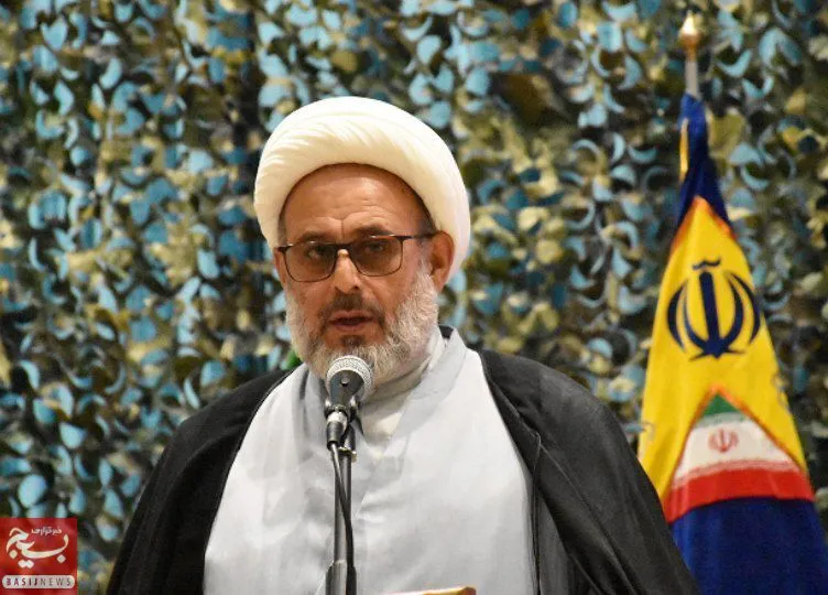 جامعیت و مردم داری از ویژگی های بارز شهید مطهری بود/با جهاد تبیین باید راه شهید مطهری را ادامه دهیم