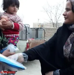 توزیع ۱۶۰ عدد ماسک و ژل ضدعفونی کننده  در روستای خم پیچ خوانسار