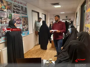 گزارش تصویری از افتتاح نمایشگاه "اسوه" پایگاه های بسیج حوزه ۲۲۰ حضرت هاجر(س)