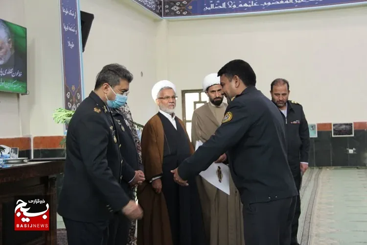 قرآن کریم در همه ابعاد زندگی راهگشا است/تجلیل از فعالان قرآنی+عکس