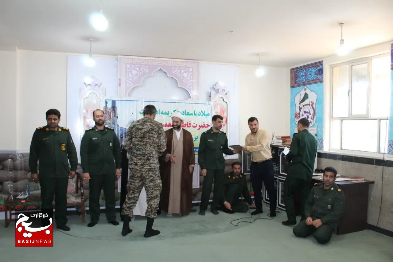 آئین تجلیل از مسئولان گروه های جهادی برتر درشوشتر