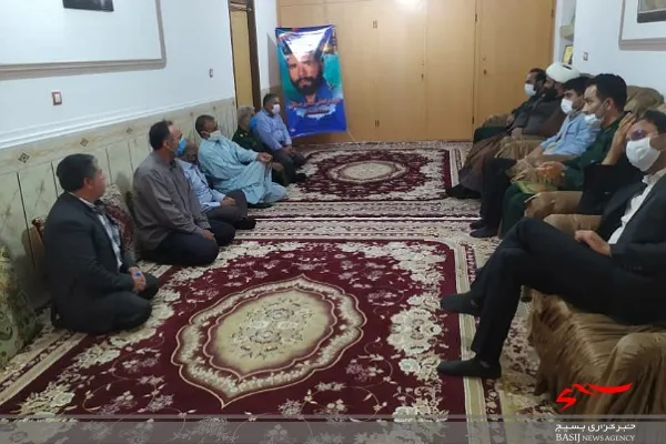 دیدار فرمانده سپاه زابل با خانواده شهید بستانی