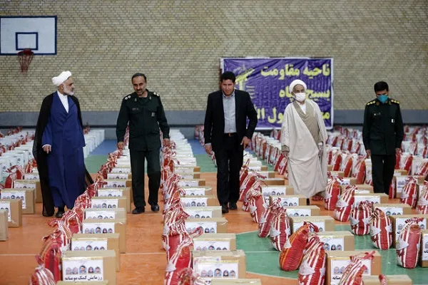 توزیع ۱۰۰ بسته معیشتی توسط گروه جهادی ناطق احمدی در شمال غرب شیراز