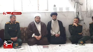 پاسداران ناحیه بسیج فیروزه با امام جمعه شهرستان دیدار کردند
