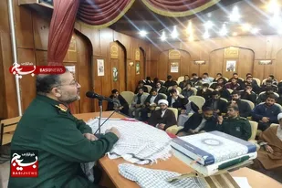 نشست جهاد تبیین با حضور سردار سلیمانی در زاهدان برگزار شد