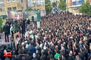 تشییع پیکر شهید &laquo;علی میرزایی&raquo; بر دستان عزداران حسینی در ملایر