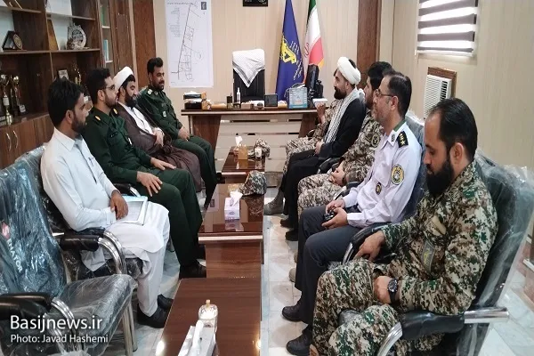 دیدار فرمانده گروه پدافندهوایی شهید بردبار ارتش با فرمانده سپاه کنارک