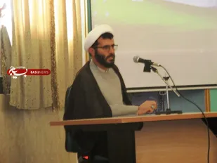 راه علاج کشور و عبور از خطر فکر انقلابی است