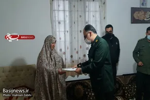 دیدار فرمانده سپاه ملایر با خانواده شهیدان &laquo;رضایی&raquo; و &laquo;بابایی&raquo;