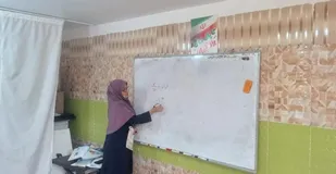 وقتی خانه، کلاس درس شد؛ روایت تعهد یک معلم ایوانی