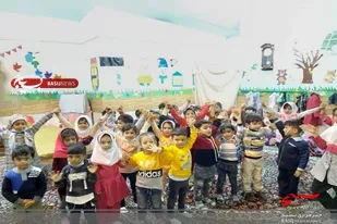 اجرای نقاشی پرچم ایران به همت مهدهای قرآنی حوزه کوثر سپاه شهرستان خاش