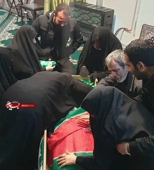 فیلم/مراسم وداع خانواده شهید با جستجوگر نور حاجی قاسمی