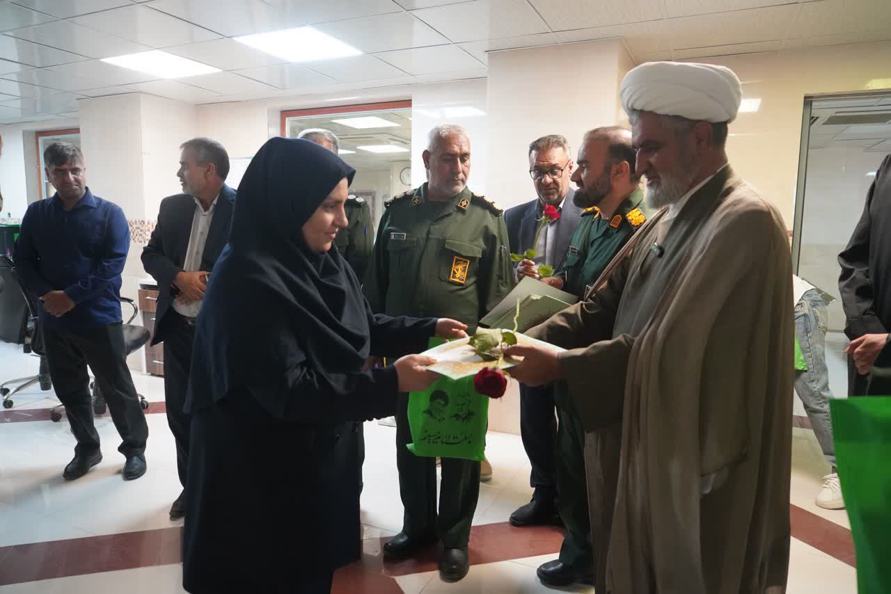 تجلیل مسئولان سپاه فتح از پرستاران در مانگاه امام صادق (ع) یاسوج + ( تصاویر) تجلیل مسئولان سپاه فتح از پرستاران در مانگاه امام صادق (ع) یاسوج + ( تصاویر)