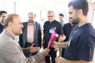 تجلیل مسئولین شهرستان ملایر از پرستاران بیمارستان&zwnj;های امام حسین(ع) و مهر